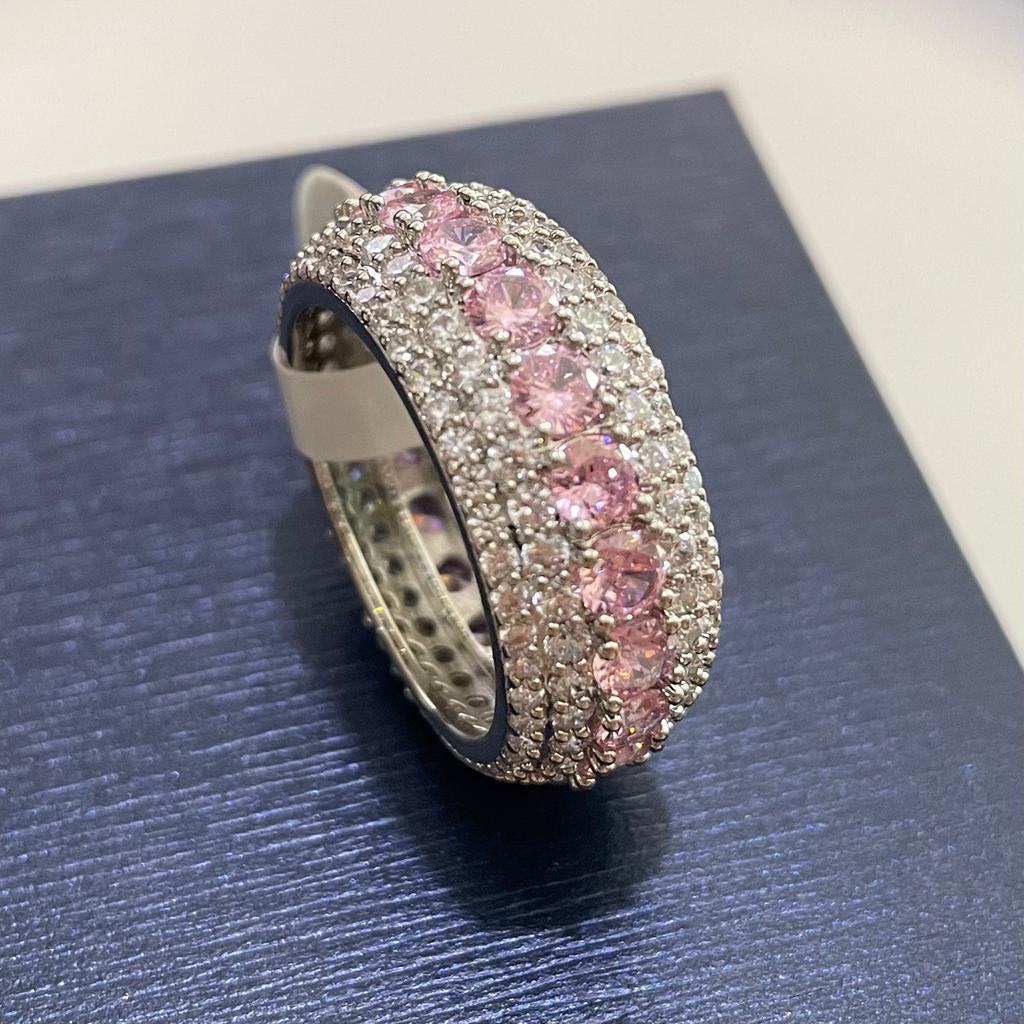 Anel Hip-Hop de Cobre Micro-Incustado com Cinco Fileiras de Zircônia Total para Homens, Anel Colorido de Zircônia com Personalidade da Moda