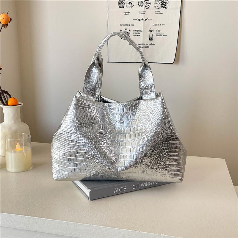 Trendy Bags Large Capacity Tote Bag for Women Fashionable Purse and Handbags Versatile Women Shoulder Bags