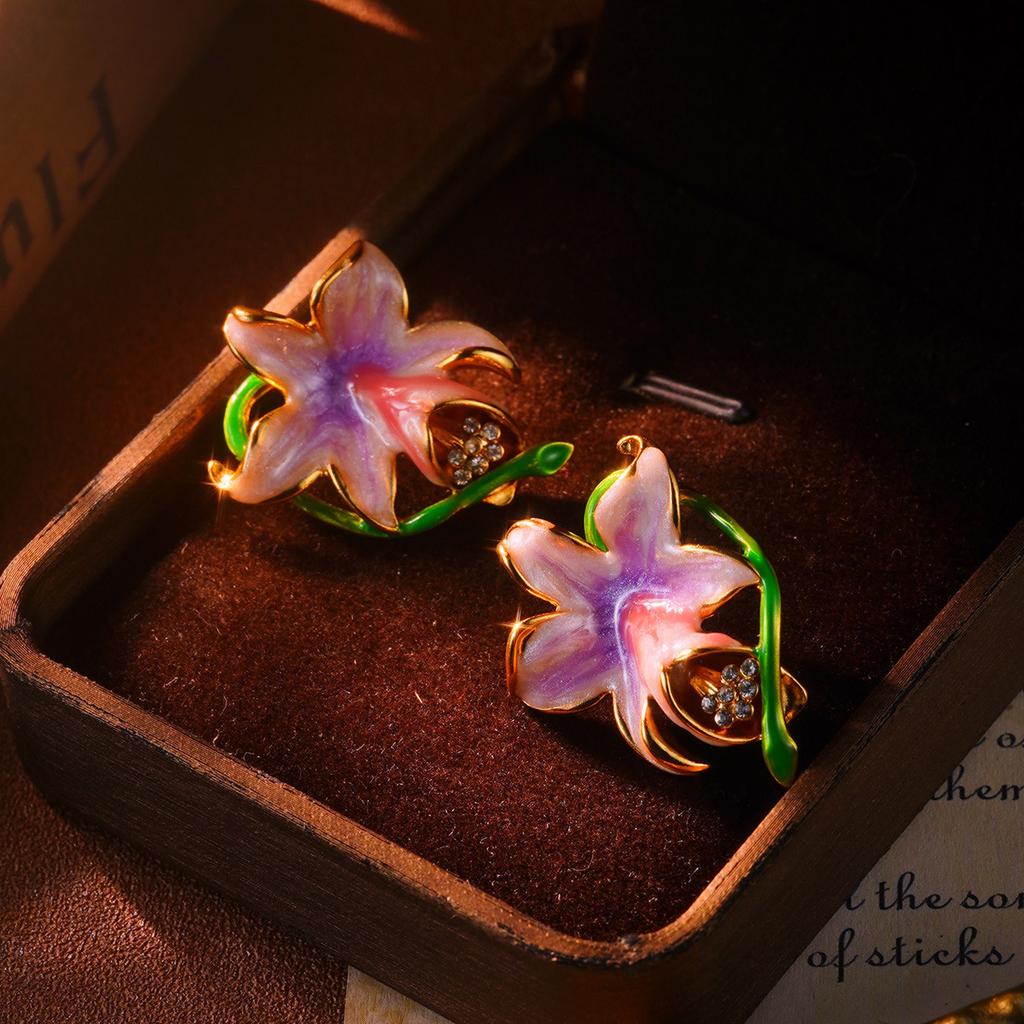 Retro Flower Love Earrings Natural Pearl Oil Painting Series Niche Female Stud Earrings Geometric High-end Earrings