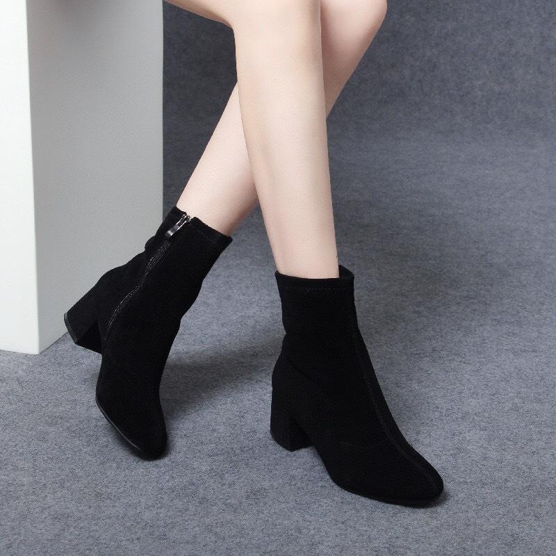 Rudens ir žiemos nauji odiniai batai moteriški juodi paprasti temperamento trumpi batai apvaliu priekiu šoniniu užtrauktuku madingi batai avikailio aulinukai