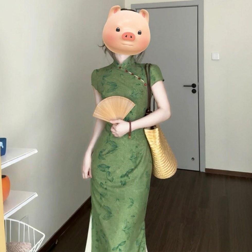Beautiful and thin, new Chinese style, improved cheongsam, short-sleeved green dress, women's spring body is beautiful, waist