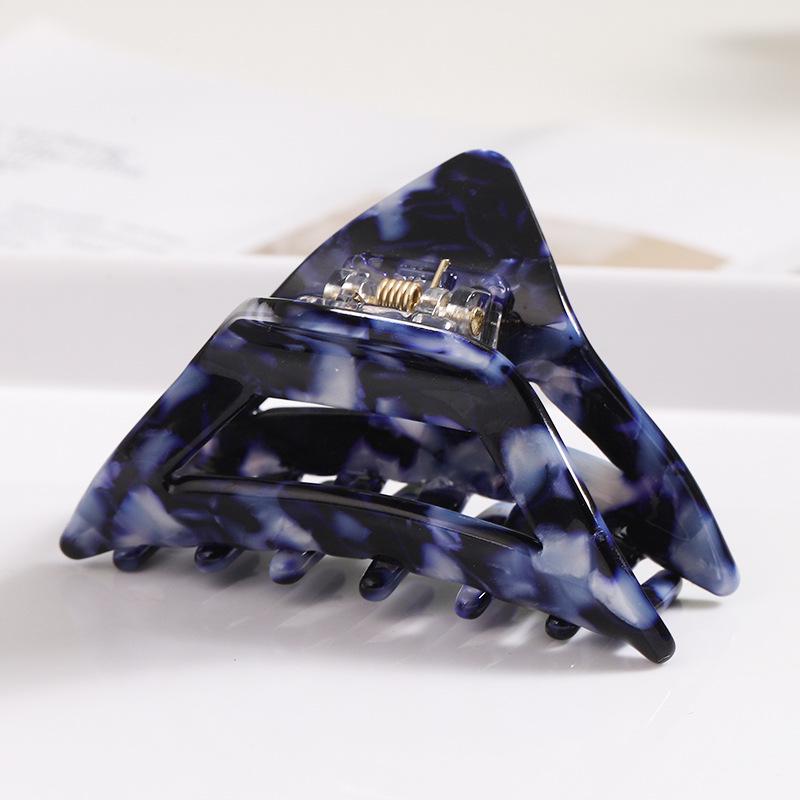 Korean-Style Trendy Hair Accessories: Simple Triangular Acetate Claw Clip for Women