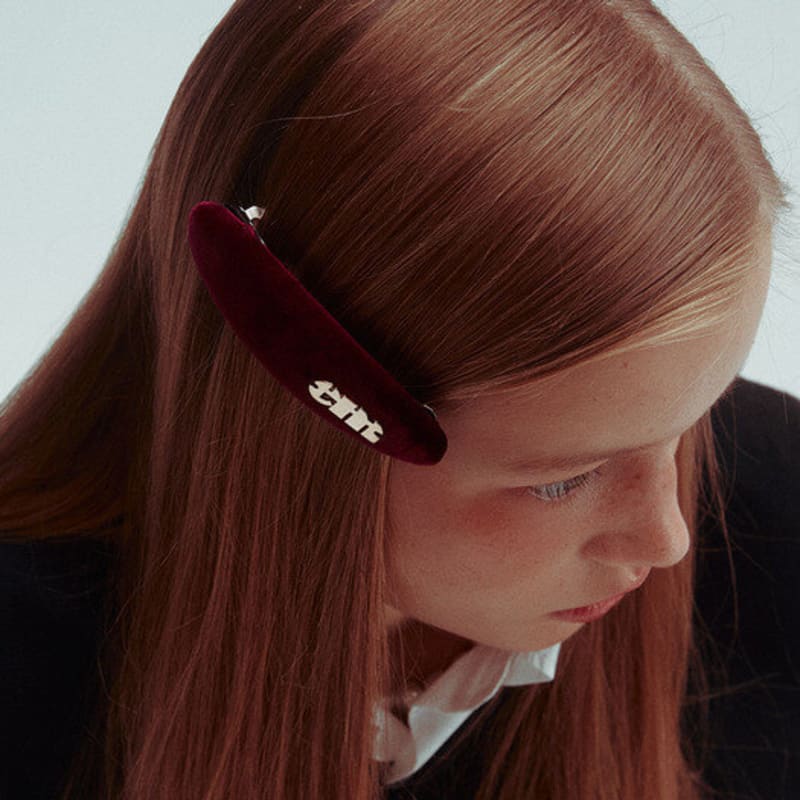 

Elizabeth Moments Plum Oval Velvet Hair Pin Mini