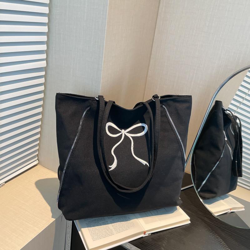 Large Capacity Stylish Canvas Tote Bag For Women Ideal For Commuting And Travel In 2024