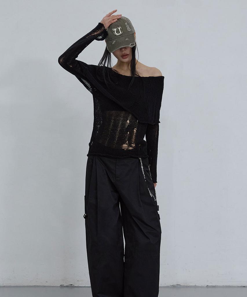 Uusoo Distressed Off-Shoulder Top_ Black
