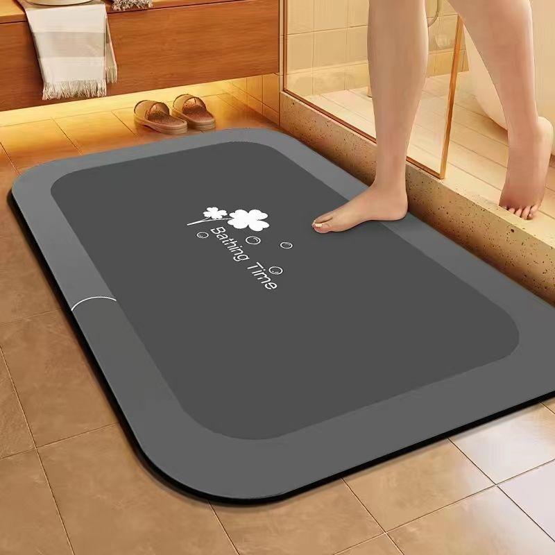 Four-leaf Clover Soft Diatom Mud Bathroom Mat Household Toilet Toilet Door Non-slip Quick Drying Mat