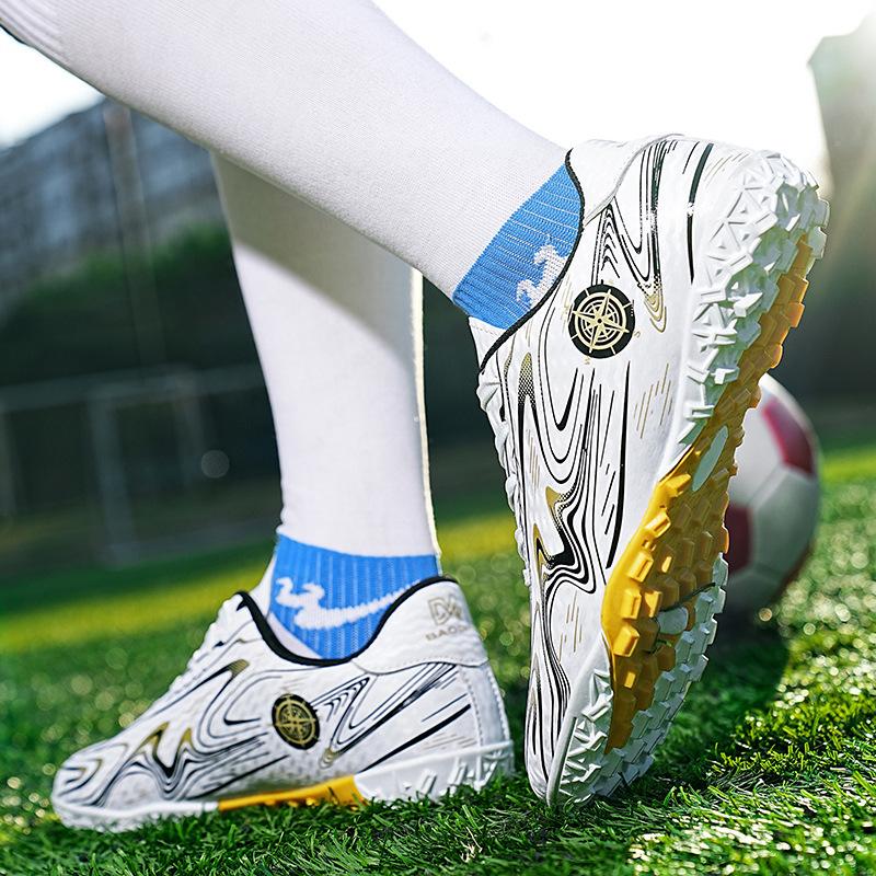 Large Size Children's Long Nailed Football Shoes Men's Outdoor Primary and Secondary School Students' Nailed Training Shoes for Youth Sports Shoes