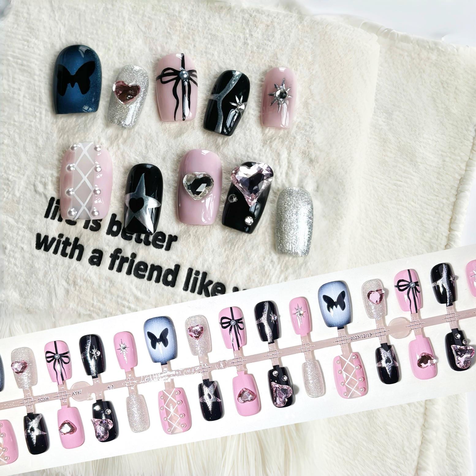 

Chic 3D Nail Art Stickers: Sweet, Cool, Versatile Design with Diamonds - 30 Pieces
