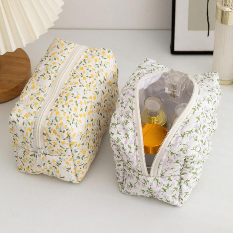 Storage Organizer Floral Puffy Quilted Makeup Bag Flower Printed Cosmetic Pouch Large Travel Cosmetic Bag Makeup Accessory