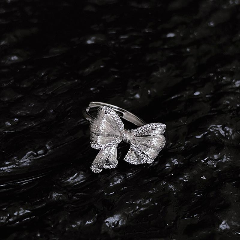 

Трендовое кольцо с регулируемым бантом в стиле Инс для женщин с шикарной отделкой из меди