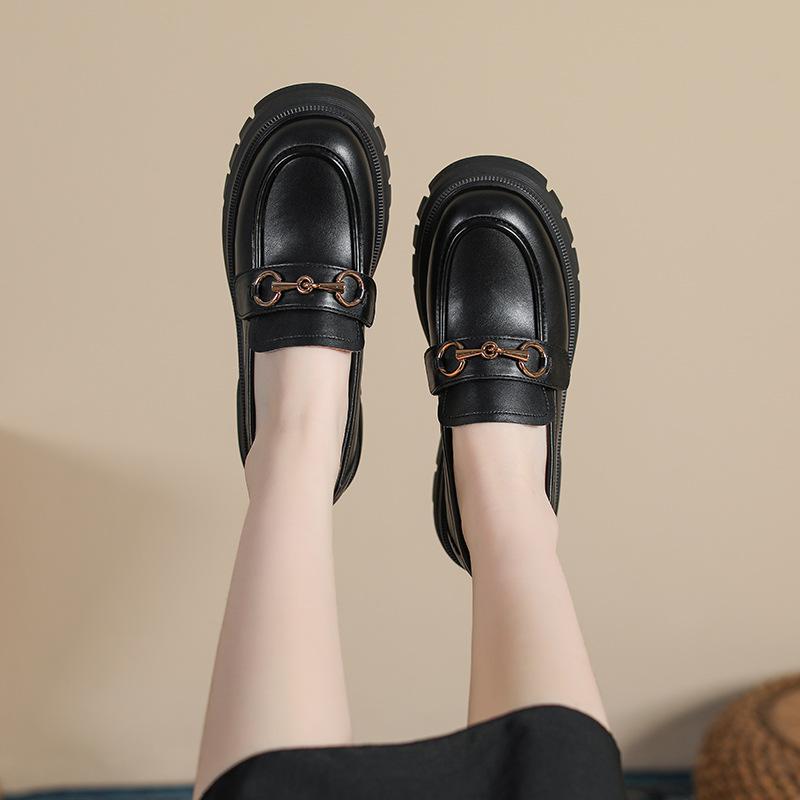 

Ветер черные глянцевые туфли на одной педали маленькие кожаные женские ретро одинарные туфли 40