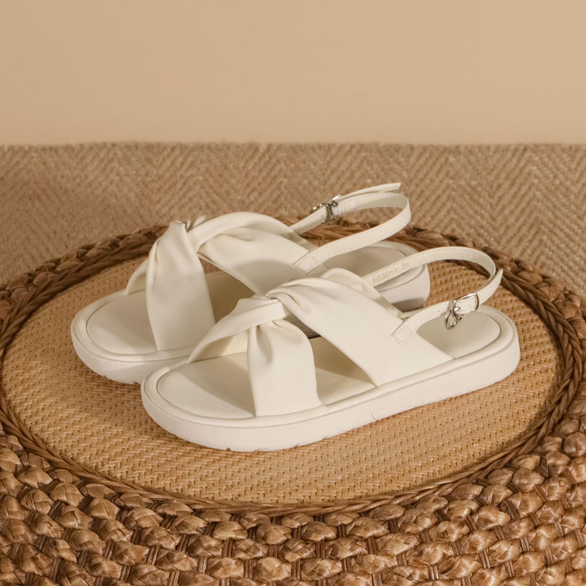 

French thick-soled cool slippers women s summer outer wear casual style versatile sandals wrinkled cross-strap French women s shoes soft sole 35