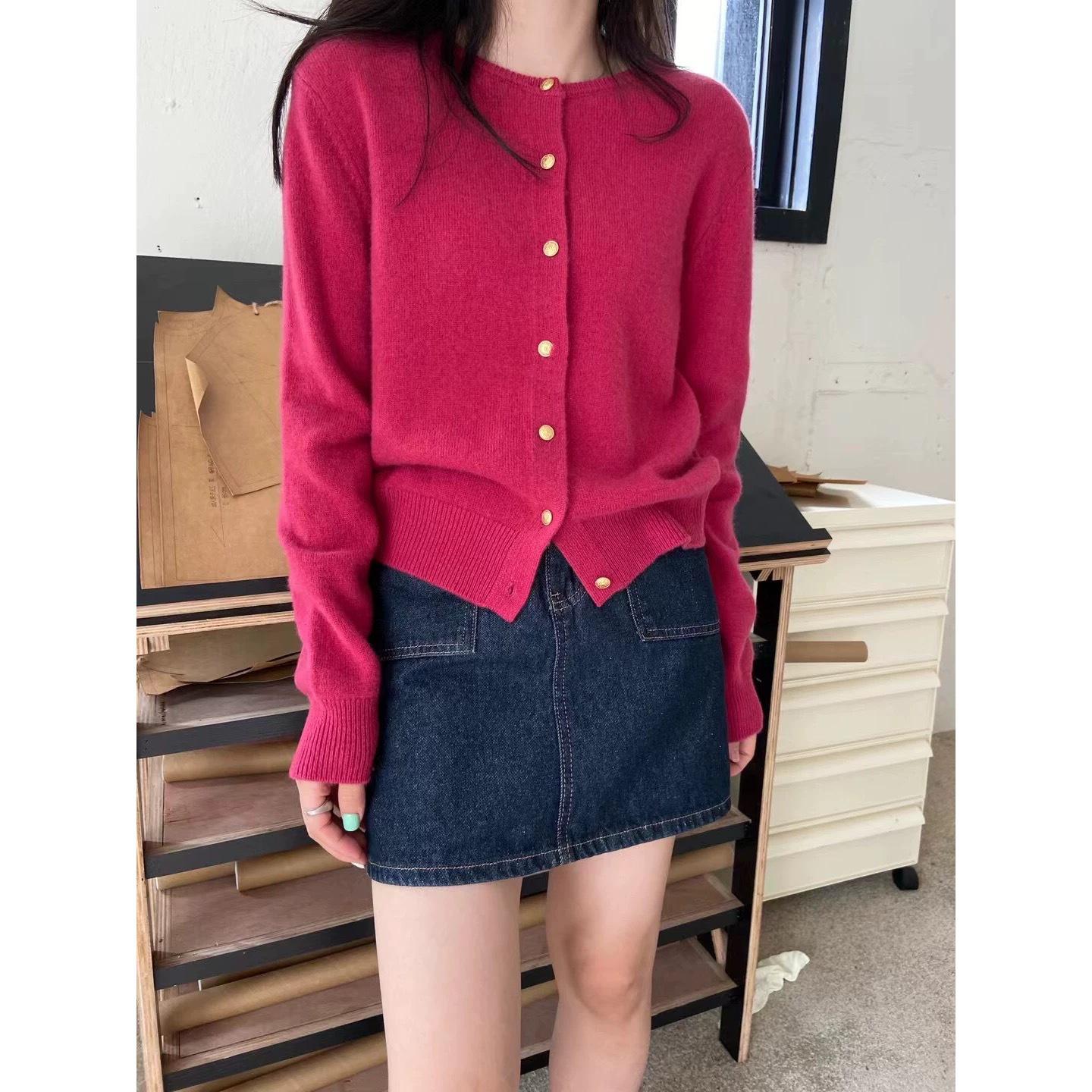 

Женский кардиган из шерсти в европейском стиле с золотыми пуговицами - Длинный рукав, Круглый вырез, Универсальный свитер для осени/зимы L розы красного