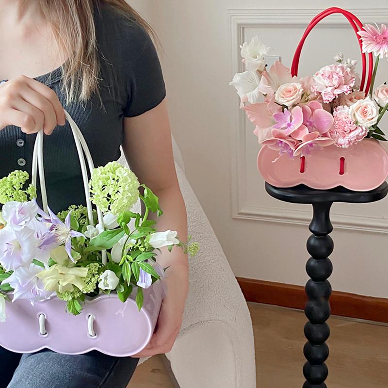 1Pc Bag Flower Basket Good-looking Flower Arranging Utensil Companion Gift Ceramic Vase French Style Handheld Vase Gift Wrap