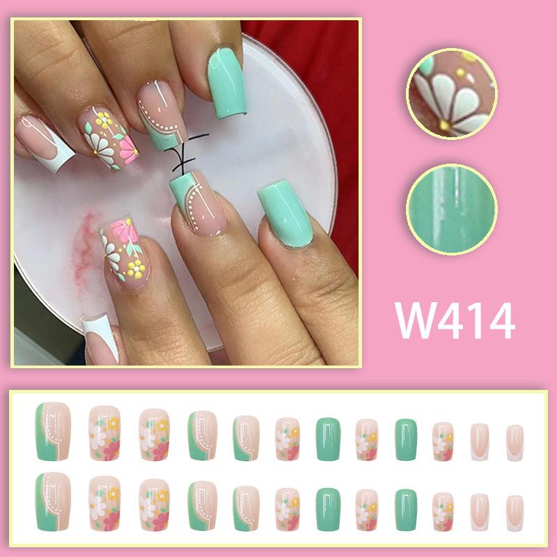 Elegant Light Green Floral Nail Art Tips - Stylish European & American Fashion