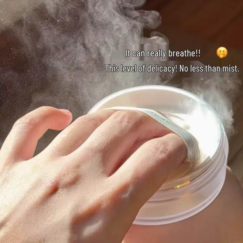 TiloWei Cloud Mist Lightweight 8g Water-Infused Loose Powder - Transparent, Translucent, Adherent Matte Finish for a Clear Makeup Look.