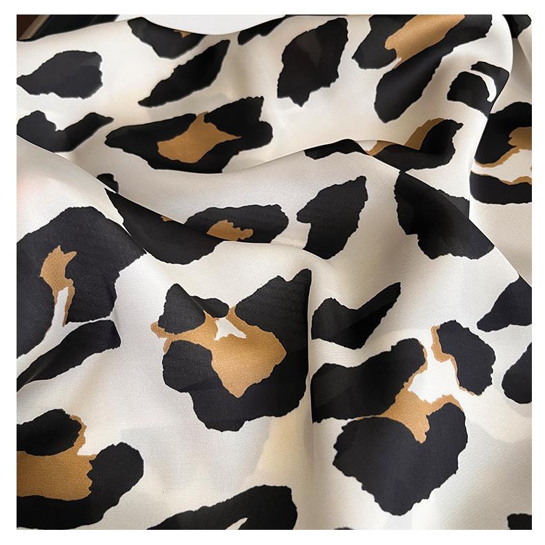 70*70cm Satin Leopard Print Hair Scarfs Cheetah Bandana Animal Neck Neckerchief for Women