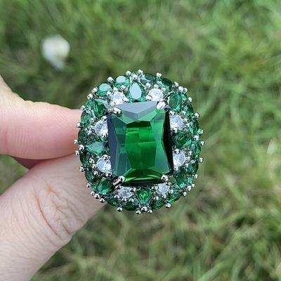 Luxus Unterwegs Waldprinzessin Quadratischer Diamant-Simulation Smaragd-Gruppen-Set Grüner Nano-Schatz Lebensring