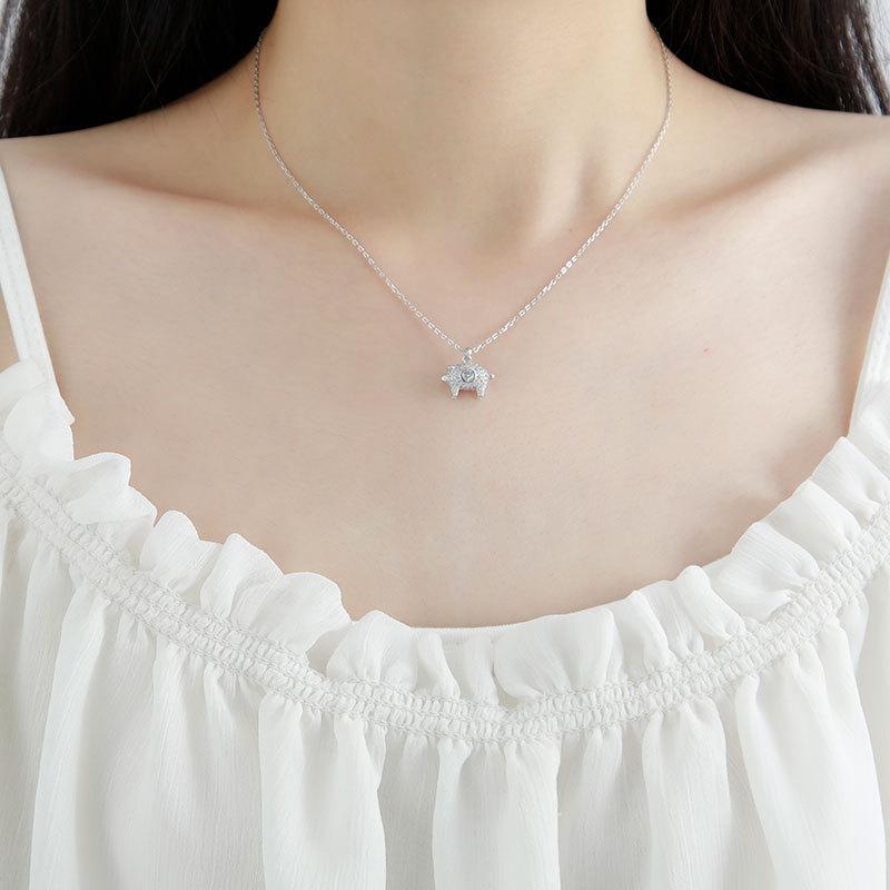 Korean Version Full of Zircon Inlaid Pig Necklace, Female Zodiac Year Three-dimensional Pig Pendant, Collarbone Chain