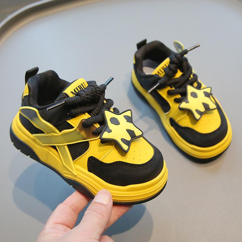 Children's sports shoes 2025 spring and autumn new boys' casual shoes lightweight Japanese girls' board shoes soft-soled baby shoes