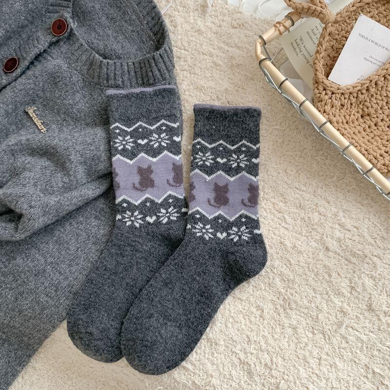 Ladies Autumn and Winter Thickened Warm Puppy Wool Medium Cylinder Pile Socks