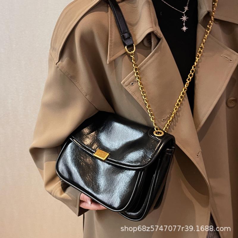 Textured Small Bag Women's 2025 Winter New Retro Messenger Bag, Foreign Style Versatile Chain One-shoulder Crossbody Bag Explosive