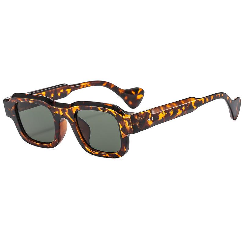 Stylish Square Frame Sunglasses: Unisex Fashion Accessory with Anchor Stud Design