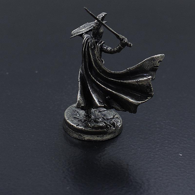 White Copper Spartan Shogun Warrior Chess Piece Ornament – Retro Soldier Toy Gift for Boys