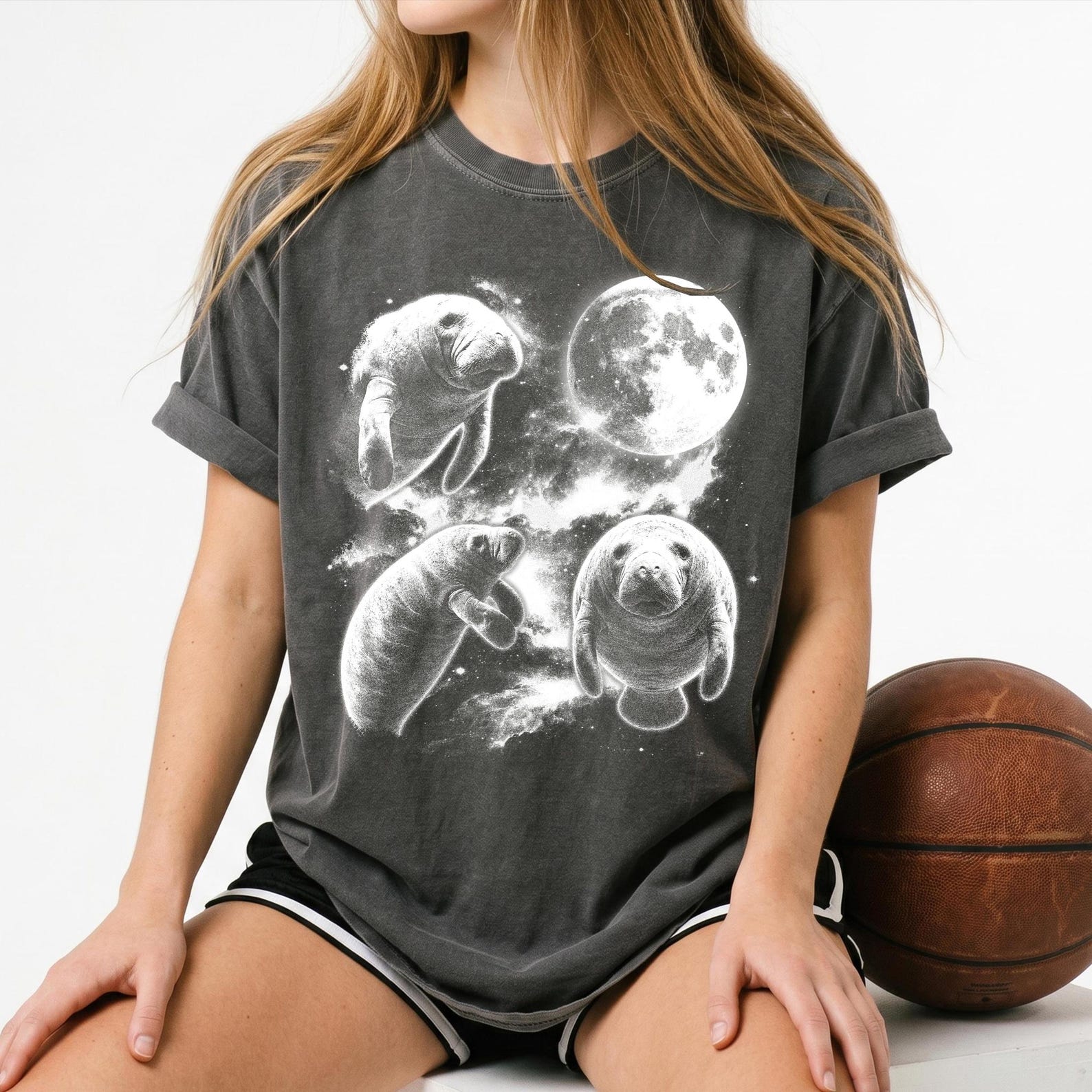 Vintage Manatee Moon Shirt, Three Sea Cows Graphic Tee, Retro Marine Life T-Shirt 4XL