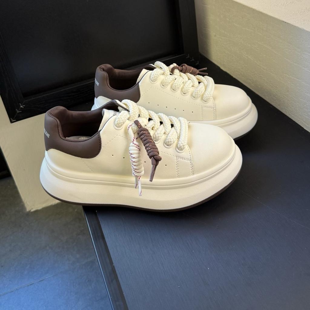 Platform White Shoes Women's 2025 Autumn New Leather Muffin Shows Small and Versatile Feet, Increases the Height of Board Shoes, Casual Sports Trend