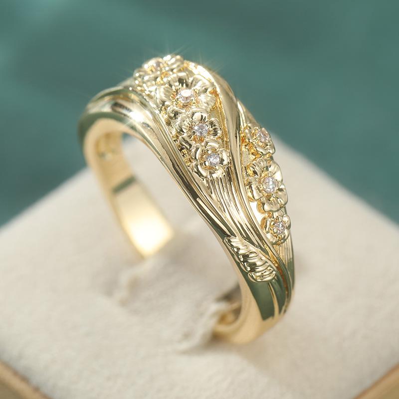 Trendy Inlaid White CZ Flower Women's Ring Classic Gold Color Hand Carving Daily Wear Party Jewelry Anniversary Gift