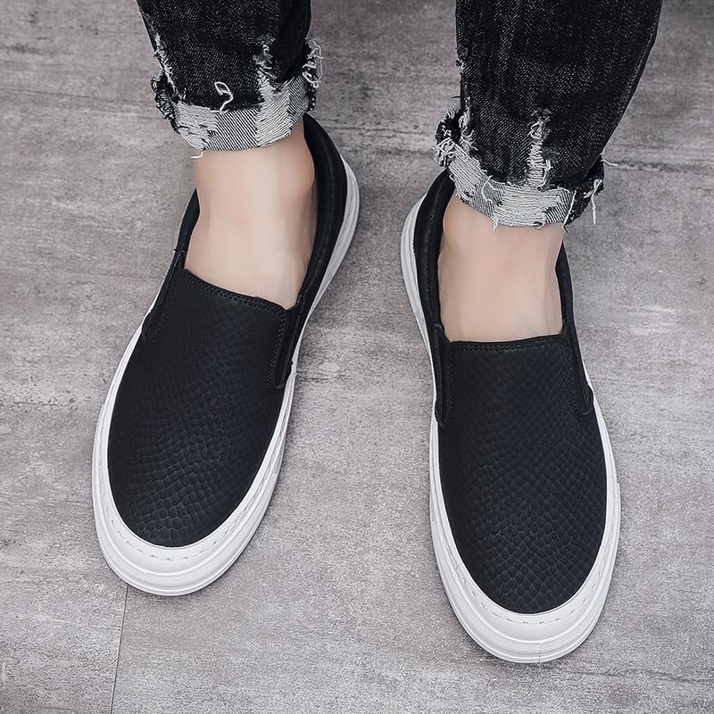 New 2025 Men's Leather Casual Sneakers Spring Summer Fashion Slip-On Black Shoes Soft Sole Comfortable for Everyday Wear White