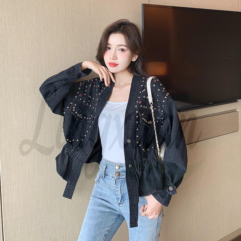 

Женская джинсовая куртка в корейском стиле с V-образным вырезом, приталенная, свободная, ранний осенний сезон 2026 One Size чёрный