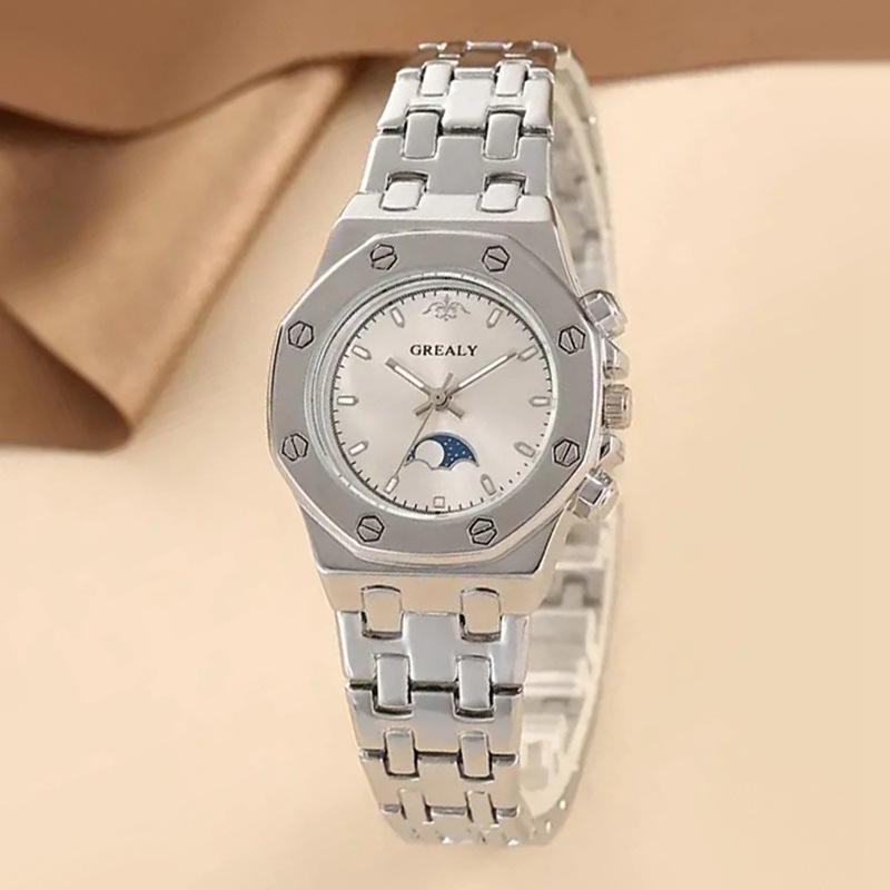 Women's Fashion Alloy Quartz Bracelet Watch