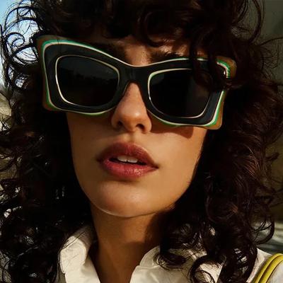 Lunettes de soleil Style Européen Américain pour Femmes Œil de Chat Patchwork Couleur Lunettes de Soleil Hommes Performance Scénique Lunette de Soleil Féminine