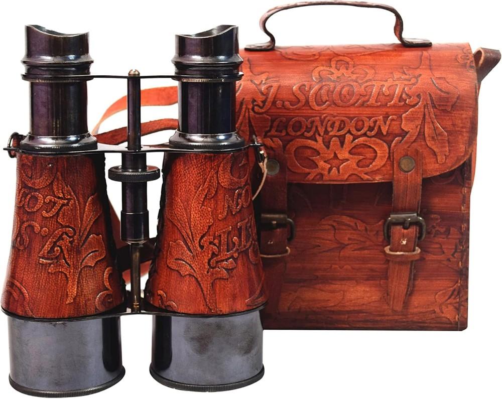 

Античний латунний монокулярний бінокулярний телескоп. Вінтажна морська підзорна труба M аеро