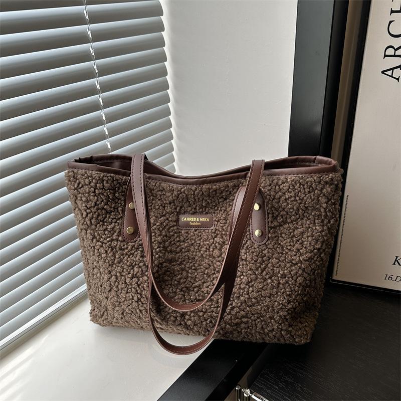 Simple and Large-capacity Furry Tote Bag 2025 New Autumn and Winter Fashion Furry Commuter Bag Versatile Shoulder Bag