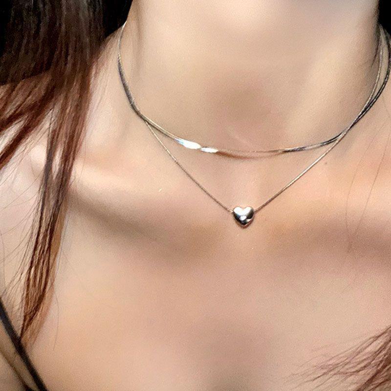 Unique Heart Pendent Necklace Double Layered Pendant Choker Stainless Steel Chain Choker Perfect for Fashionable Ladies