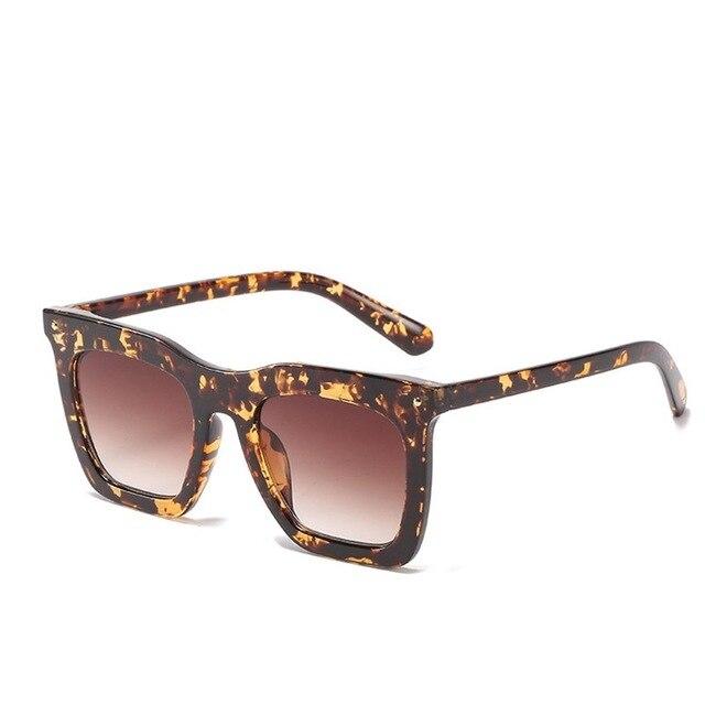 2020 tendance lunettes de soleil oversize Femmes Rivet Vintage One-Piece Coupe-Vent Masque 2020 tendance lunettes de soleil oversize Femmes Rivet Vintage One-Piece Coupe-Vent Masque