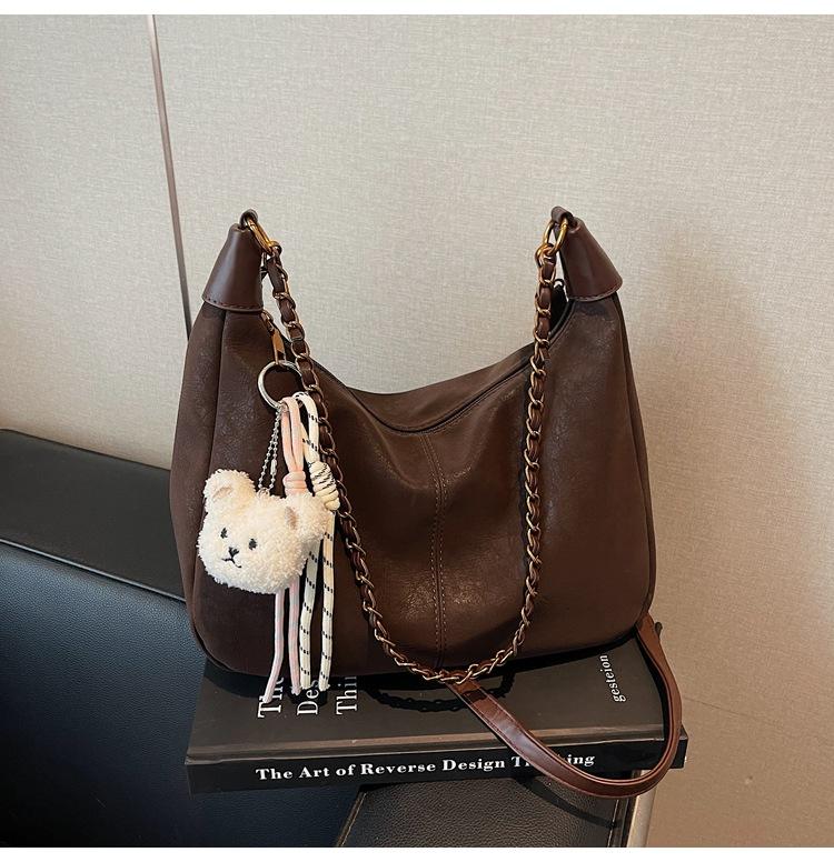 Large capacity versatile commuter messenger bag women's 2025 new fashion retro tote bag matte texture shoulder