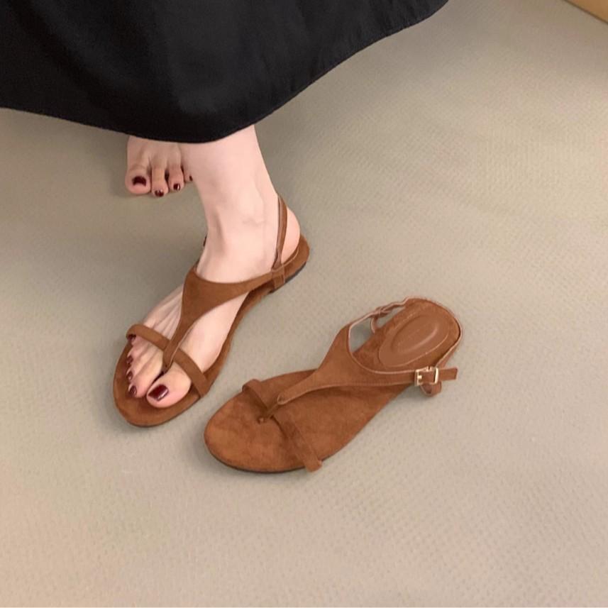 2025 Korean version of summer new fashion versatile toe niche flat sandals women wear beach retro Roman shoes