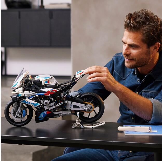 LEGO Technic 42130 BMW M 1000 RR