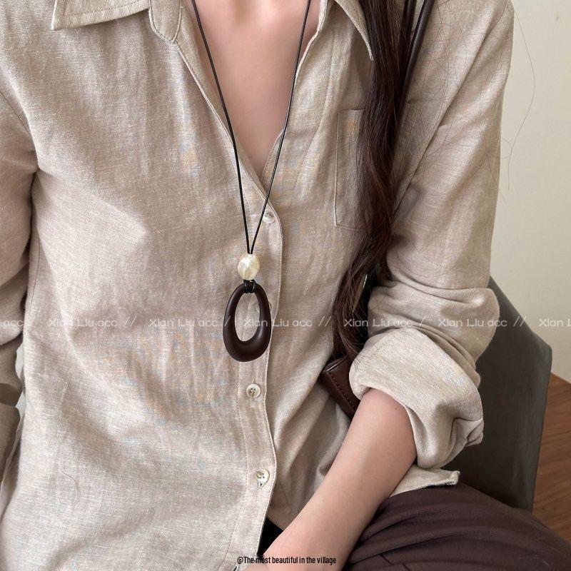 Retro Chinese Style Circle Pendant Necklace for Women - Light Luxury Sweater Chain, Autumn/Winter Accessory