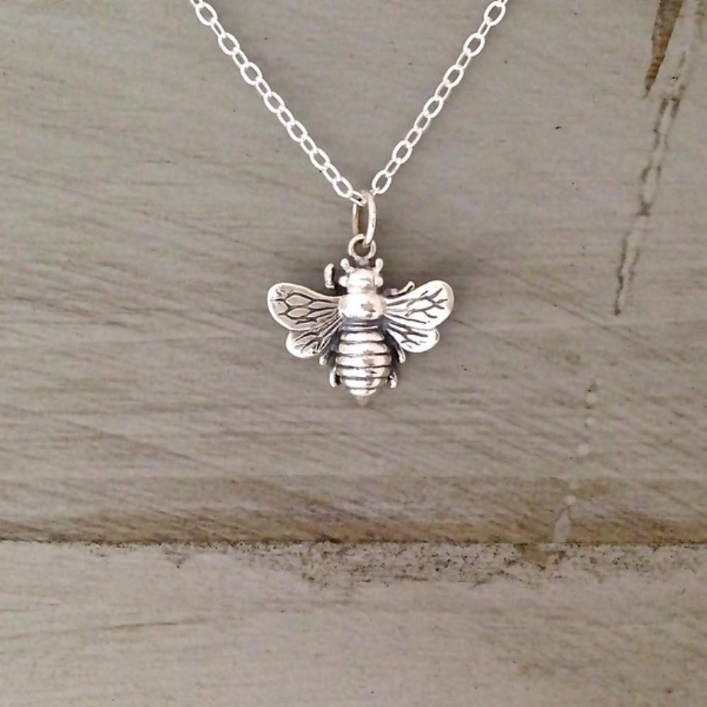 Fashion Cute Silver Color Stereo Insect Little Bee Pendant Necklace for Women Men Exquisite Personality Collar Chain Jewelry