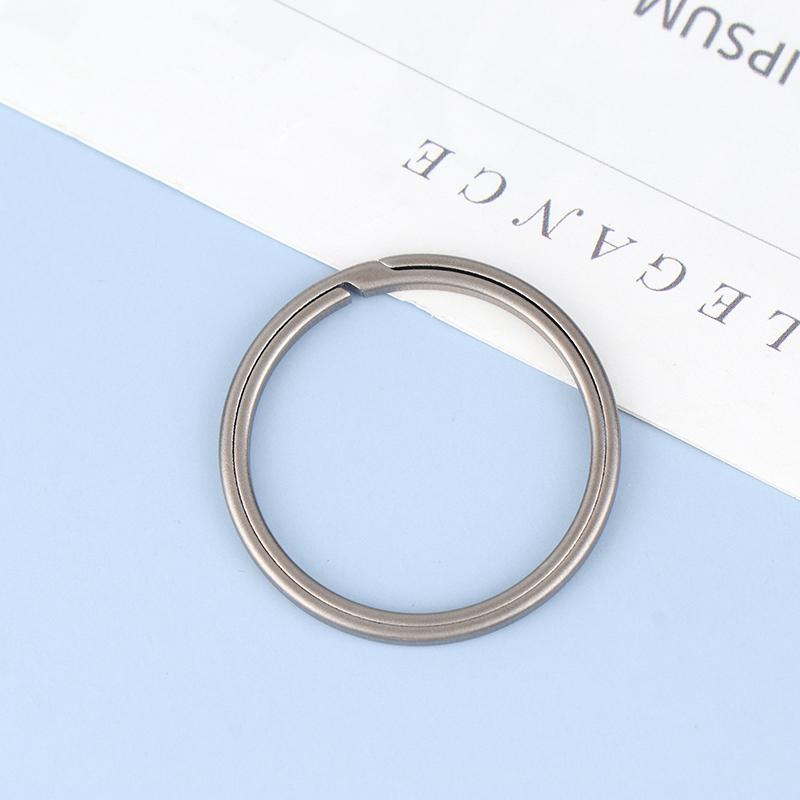 1Pc Titanium Key Ring Titanium Alloy Car Key Chain Outdoor Male Creativity Gift Small Tool Car Keychian Accessories