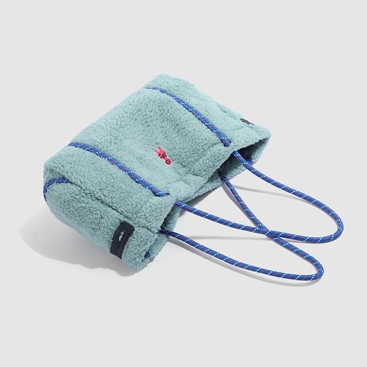 2024 New Fluffy Bag Casual Versatile Cute Large Capacity Tote Bag Student Class Handheld Plush Shoulder Bag