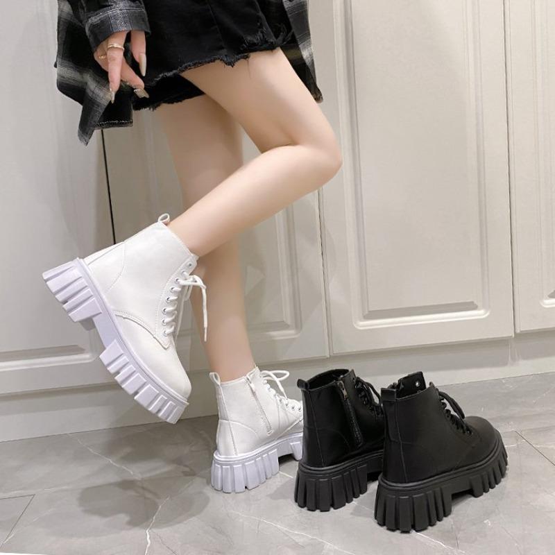 Thick-soled Lace-up Martin Boots Women's Autumn and Winter New Leather Women's Boots Comfortable Soft-soled Women's Medium Boots Children