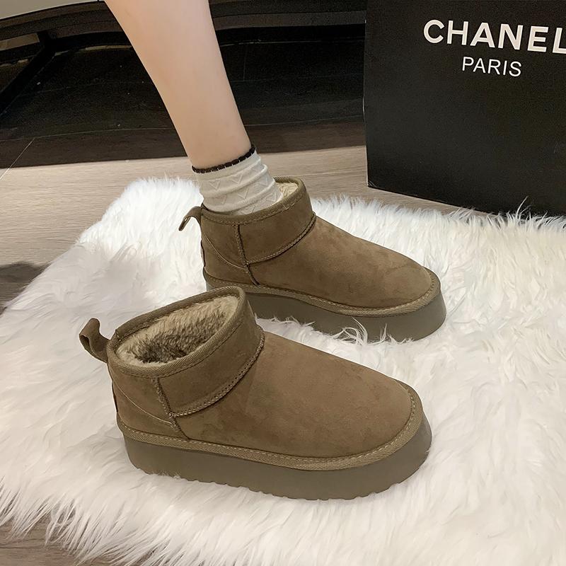 Модные новые повседневные удобные женские ботинки зимние теплые короткие плюшевые 2024 — фото 4