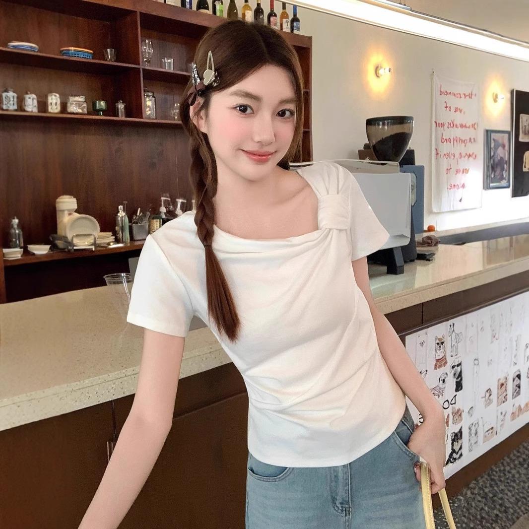 

Design strap short-sleeved T-shirt for women s spring and summer new products, sweet girls wear white bottoming shirt S