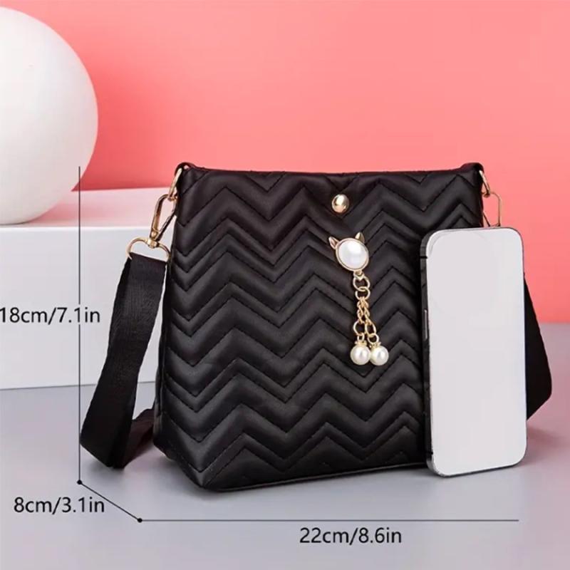 Trendy Wavy Stripe Quilted Shoulder Bag Ladies Crossbody Bag Fashionable Versatile Bucket Bags For Women Gifts